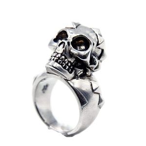 Alexander McQueen Jewelry - Alexander McQueen Studded Skull Statement Ring Alexander McQueen Jewelry - Alexander McQueen Studded Skull Statement Ring